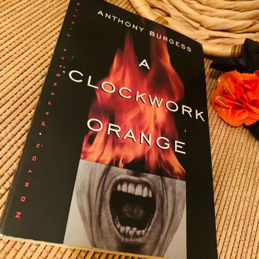 💙 4/$20 Sale A Clockwork Orange paperback fiction by Anthony Burgess